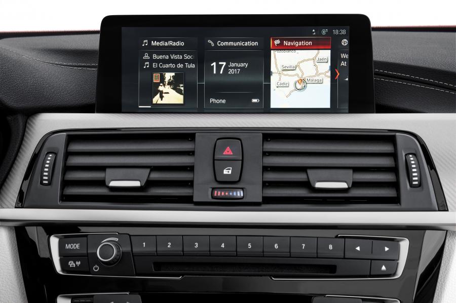 Детали интерьера BMW 440i Coupe M Sport 2017 года  (WW) (фото 38 из 71)